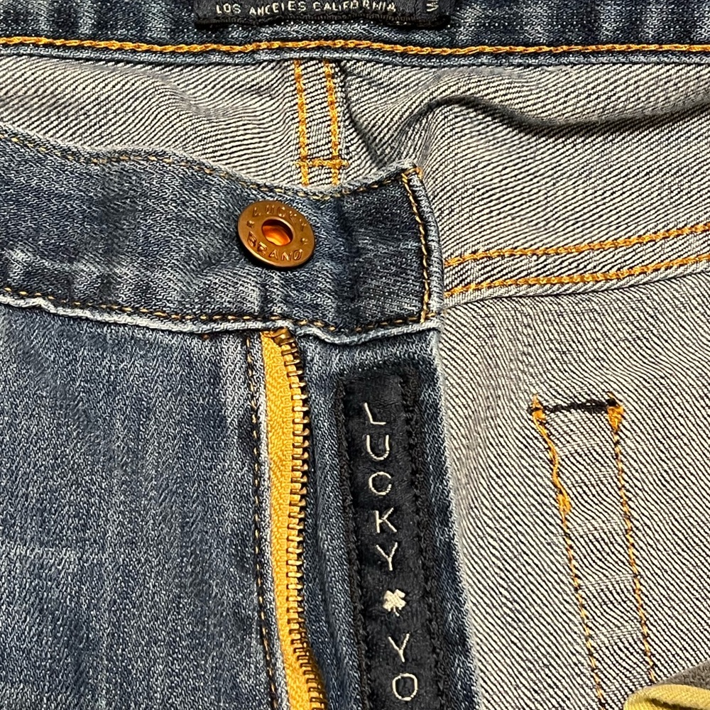 Lucky brand men’s jeans 36x34 , barely worn like new .